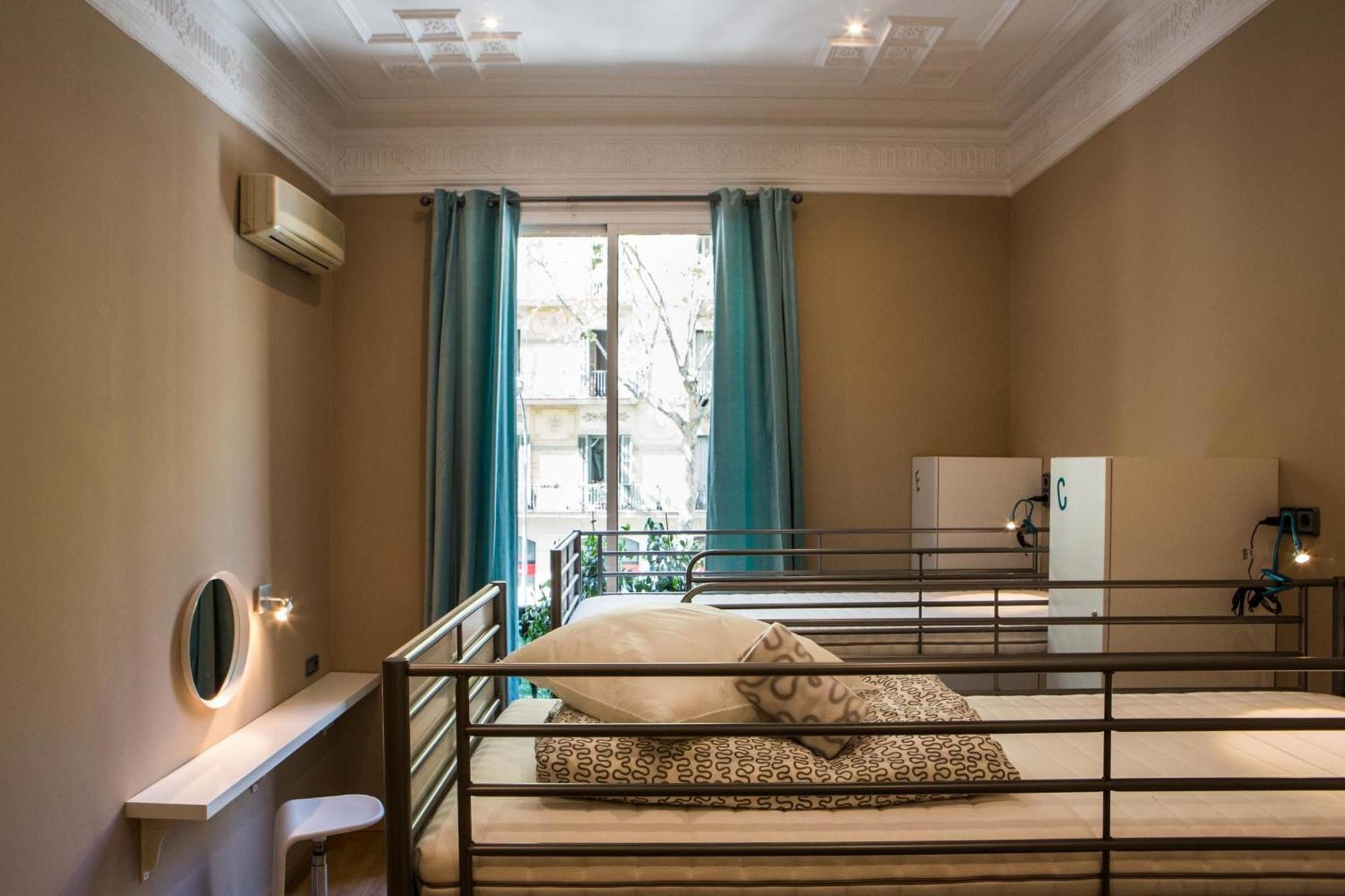 Born Barcelona Hostel (Adults Only) מראה חיצוני תמונה
